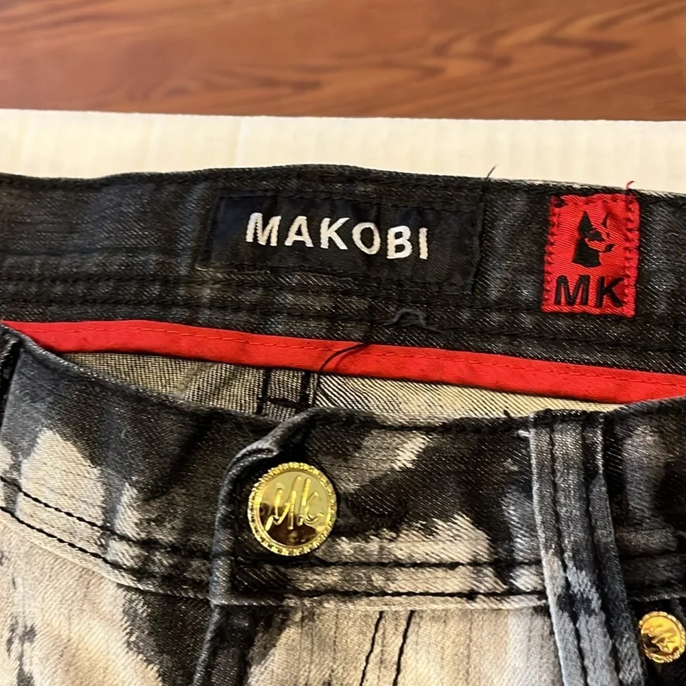 MAKOBI 36x 32